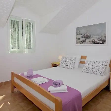 Zdenka Apartmán *
