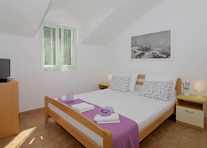 Zdenka Apartamento *