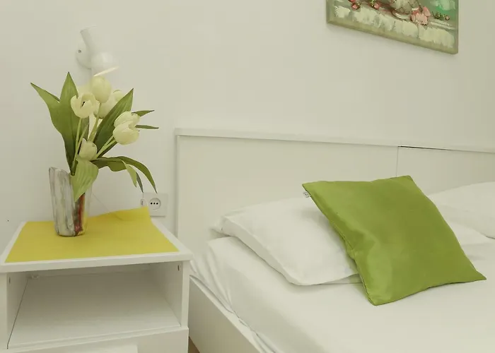 Zdenka Apartamento *